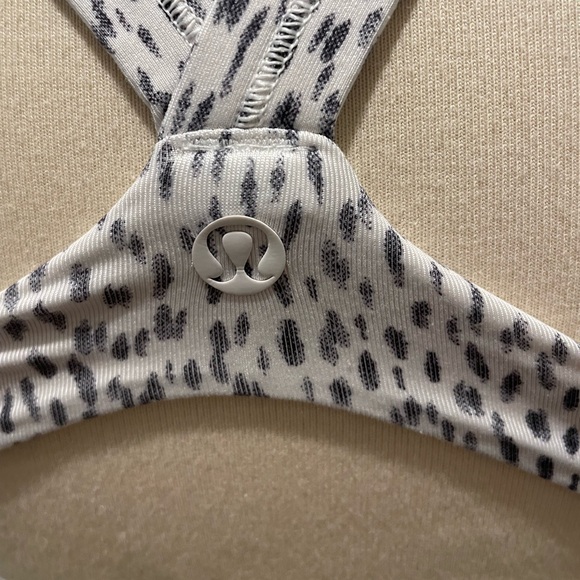 Lululemon Wrap It Up Bra Color Dottie Dash White Black/White Size 6 - Picture 10 of 12